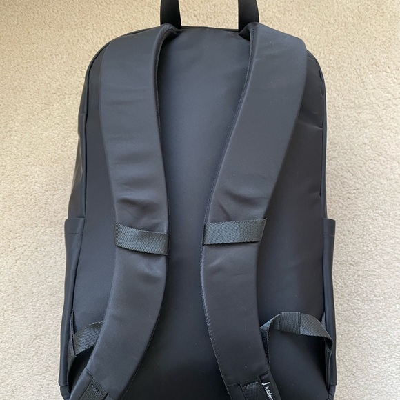 Lululemon Everywhere Backpack 22L - Picture 7 of 14